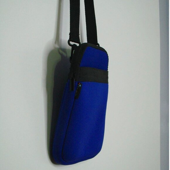 Travelocity Neoprene Padded Tablet Carrying Case - Picture 3 of 11